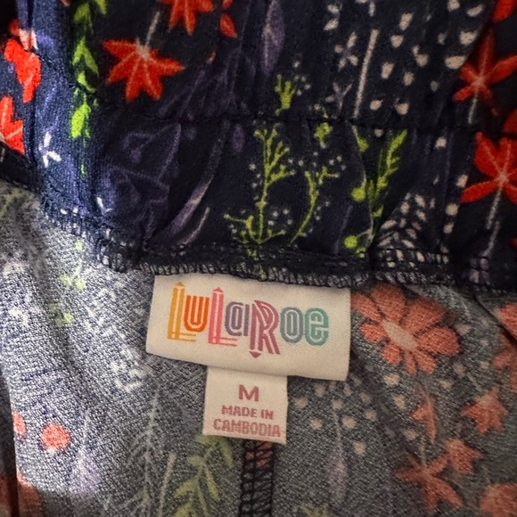 Lularoe Ella floral paper bag waist shorts M Patriotic 4th of July 🇺🇸🇺🇸 - Picture 3 of 3